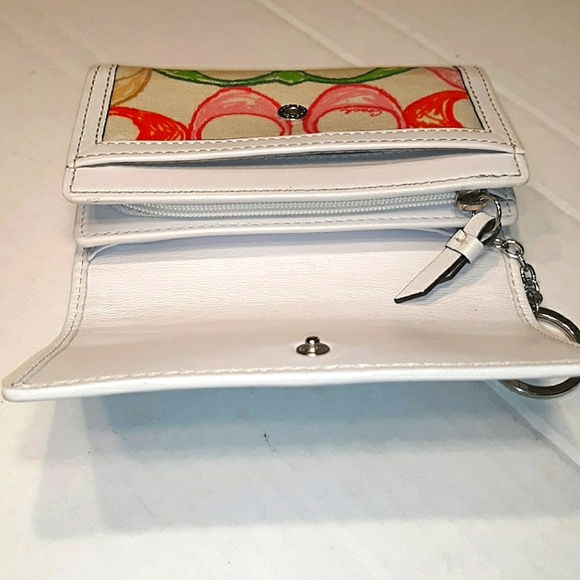 Like New COACH Vintage Hampton's Scribble Wallet - Picture 14 of 16